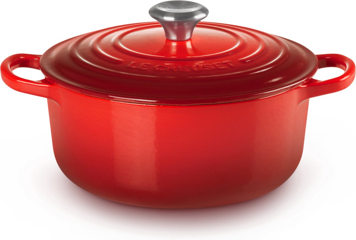 Le Creuset signature frying pan cherry red – ø 22 cm 3.3 liters – round cast iron frying pan – in a vibrant cherry red shade – for stewing, roasting or soups – suitable for induction, oven and dishwasher-0