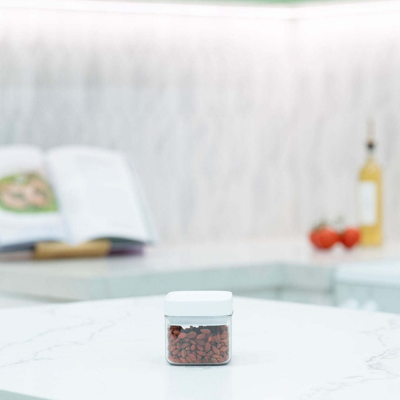 Elegant White Airtight Container – 600ML