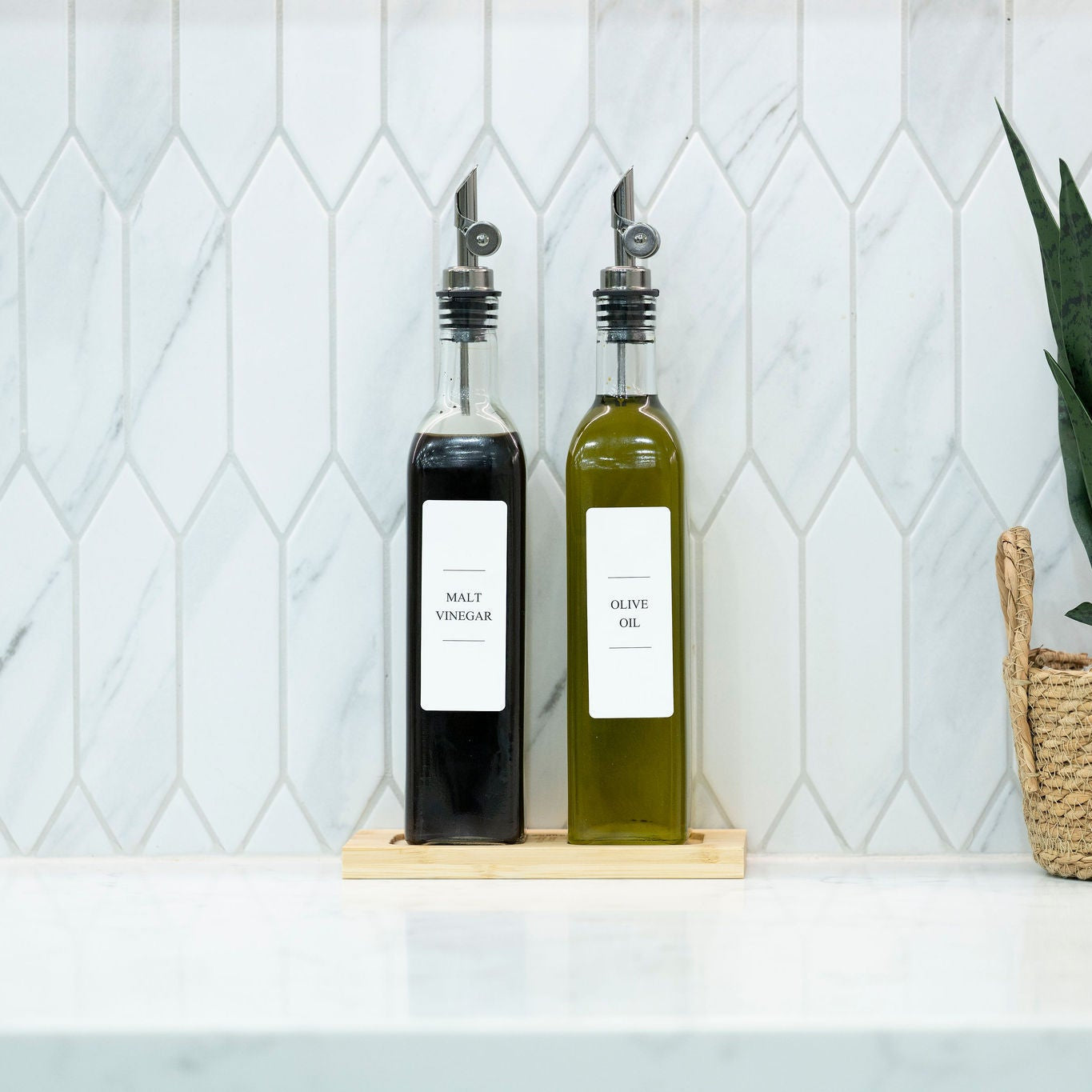 Clear Oil & Vinegar Bottles with Bamboo Tray – 500 ml-4