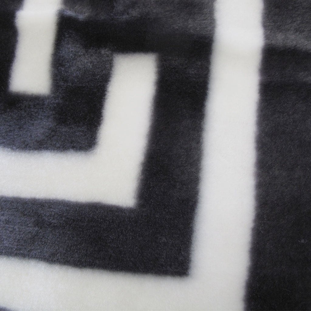 NNEDSZ Bloomington 800GSM Greek Key Charcoal Winter Premium Quality 1 Ply Mink Blanket King