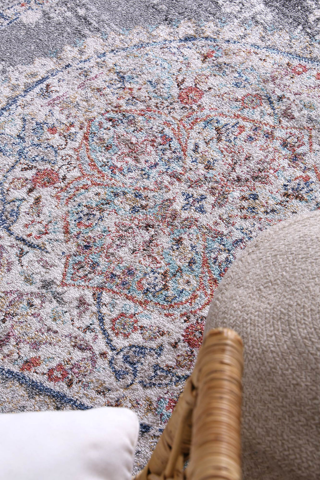 NNEDSZ hollow-medalion-transitional-grey-rug 280x380