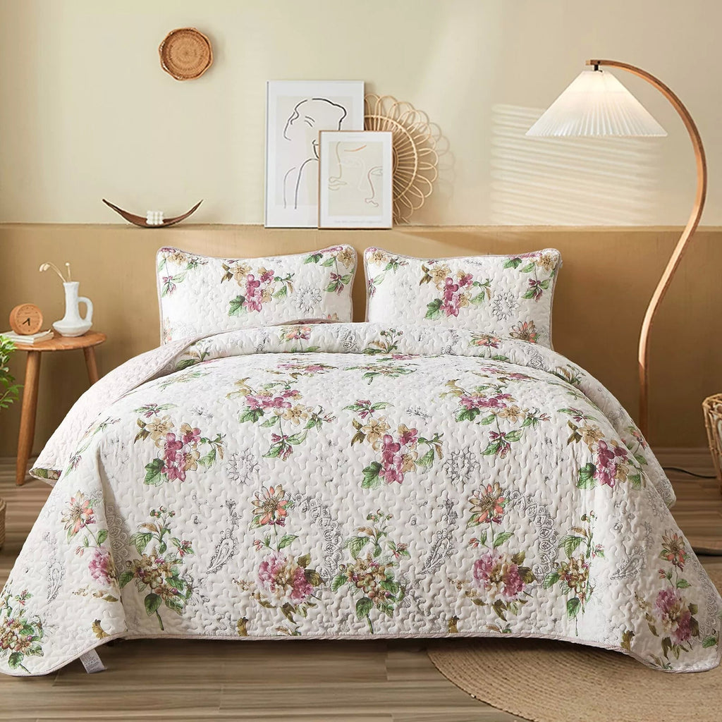 NNEDSZ Artisan Quilted Coverlet and Pillowcases Set: A Masterpiece for Your Bed - Queen size