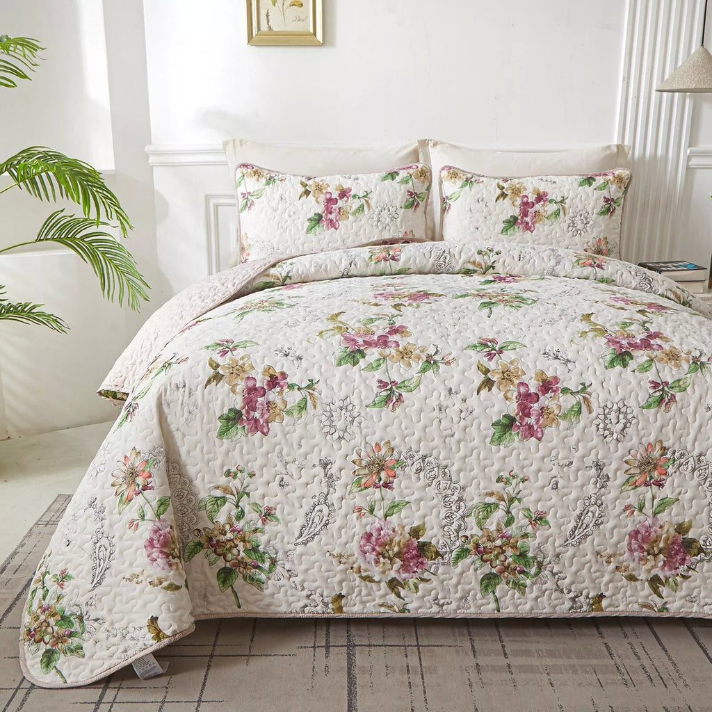 NNEDSZ Artisan Quilted Coverlet and Pillowcases Set: A Masterpiece for Your Bed - Queen size