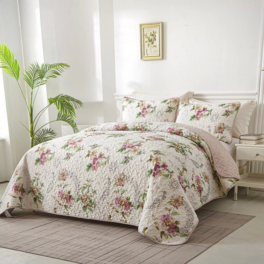 NNEDSZ Artisan Quilted Coverlet and Pillowcases Set: A Masterpiece for Your Bed - Queen size