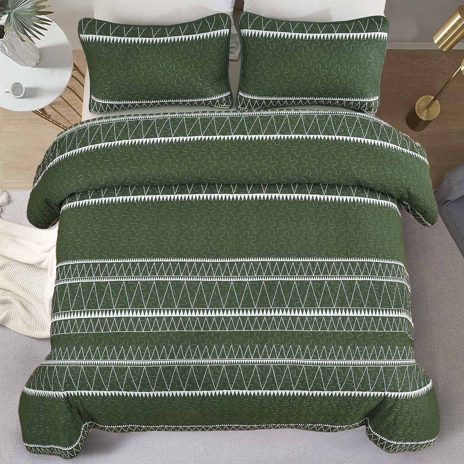 NNEDSZ Elegant Quilted Bedspread and Pillowcases Set: Perfect for a Luxe Bedroom Feel - Queen size