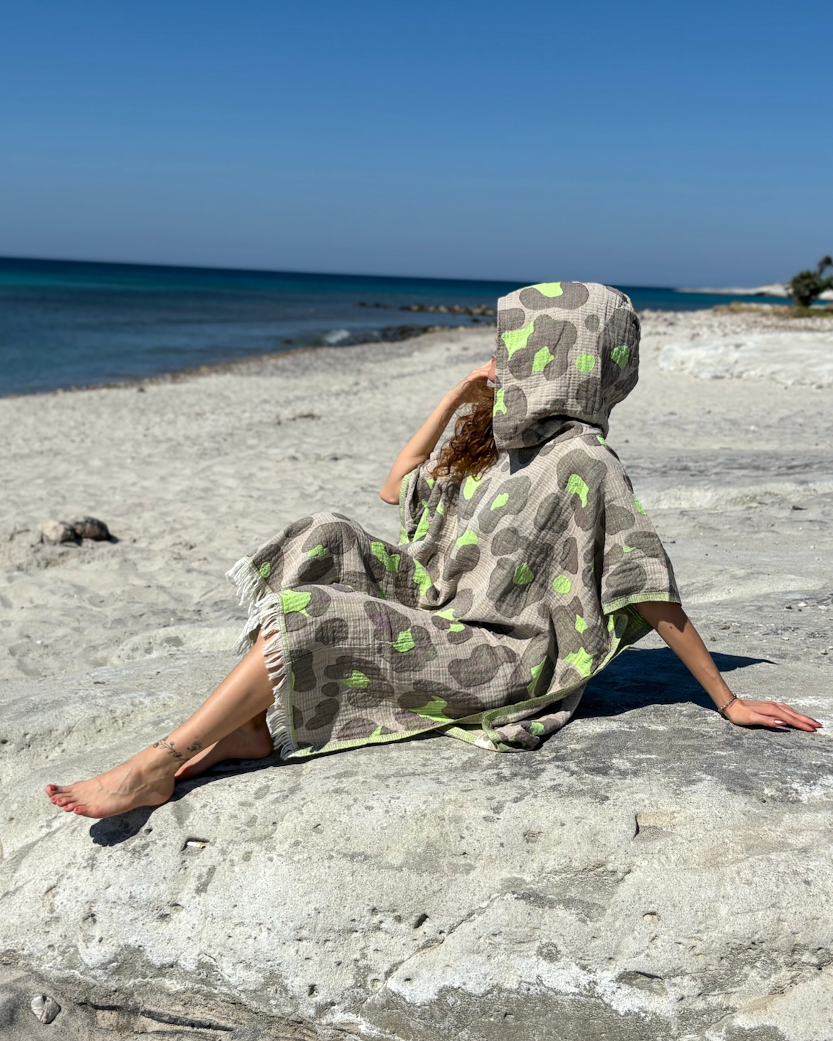 Women's Changing Poncho Neon Safari Grey & Lime – Jacquard Cotton-1